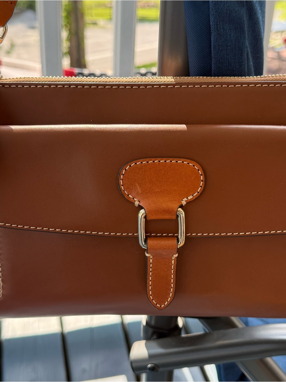 Dooney Bourke Brown Leather Womens Purse. GREAT CONDITION, NEVER USED!!!! - Picture 2 of 5